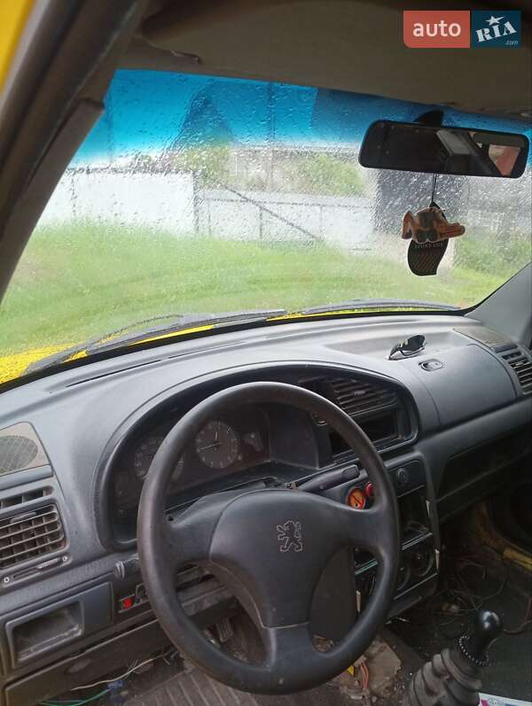 Минивэн Peugeot Partner 1999 в Кицмани