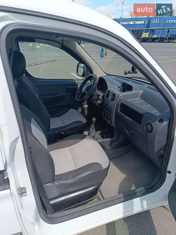 Минивэн Peugeot Partner 2004 в Киеве фото 13 Минивэн Peugeot Partner 2004 в Киеве