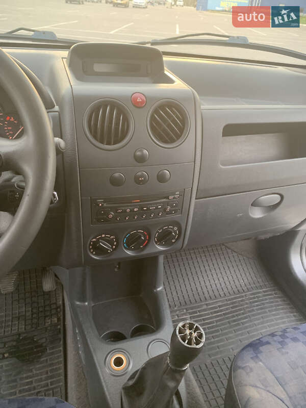 Вантажний фургон Peugeot Partner 2007 в Дніпрі