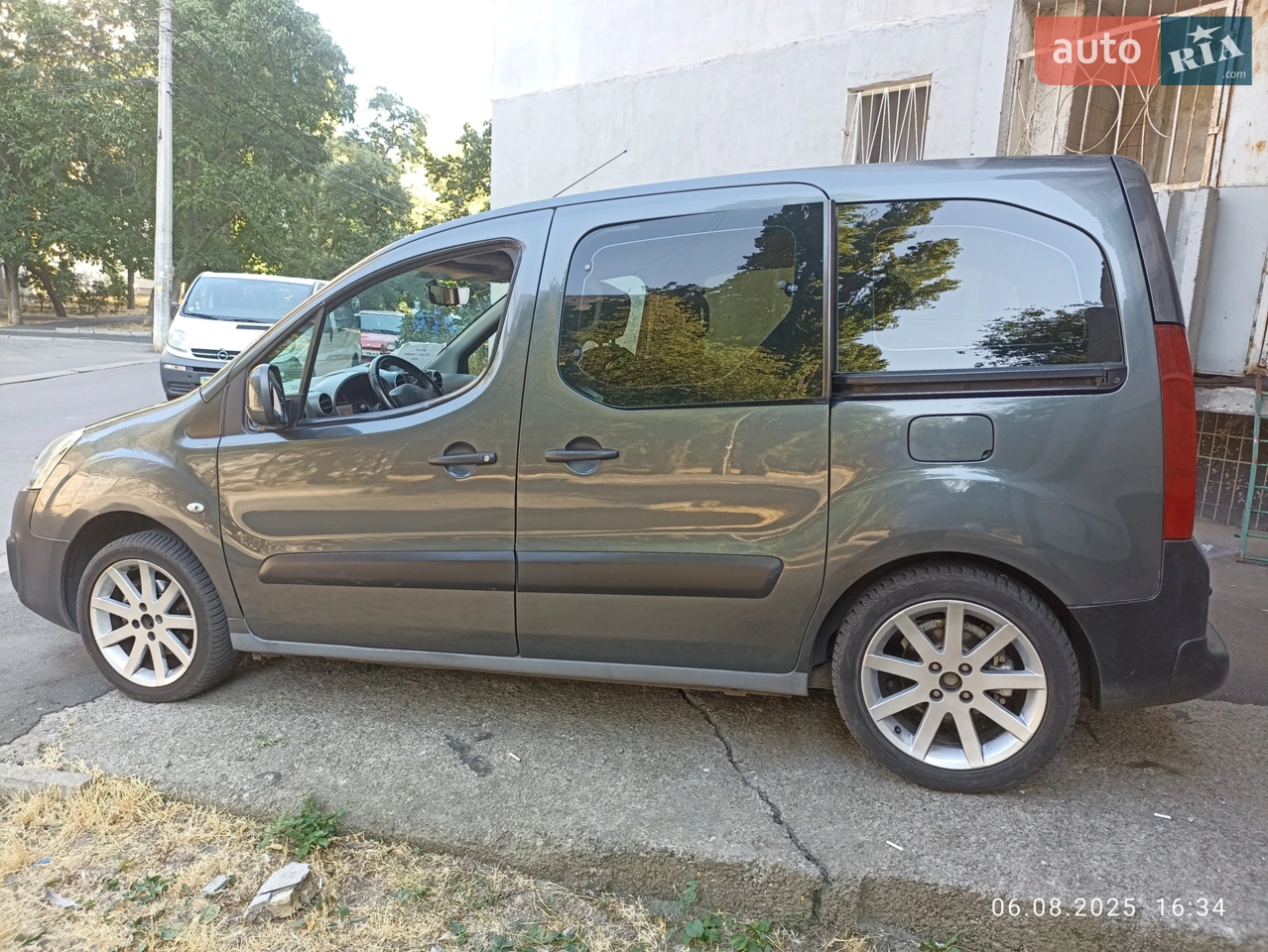 2014 Peugeot Partner - мініатюра 23