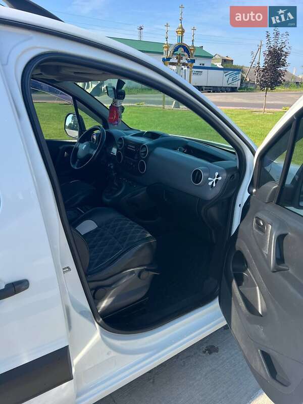 Мінівен Peugeot Partner 2011 в Рафалівці