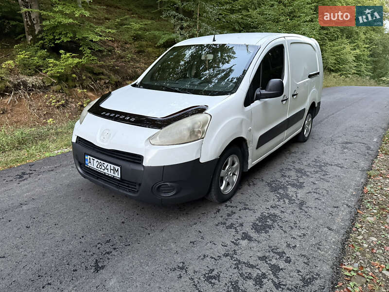 Минивэн Peugeot Partner 2012 в Ивано-Франковске