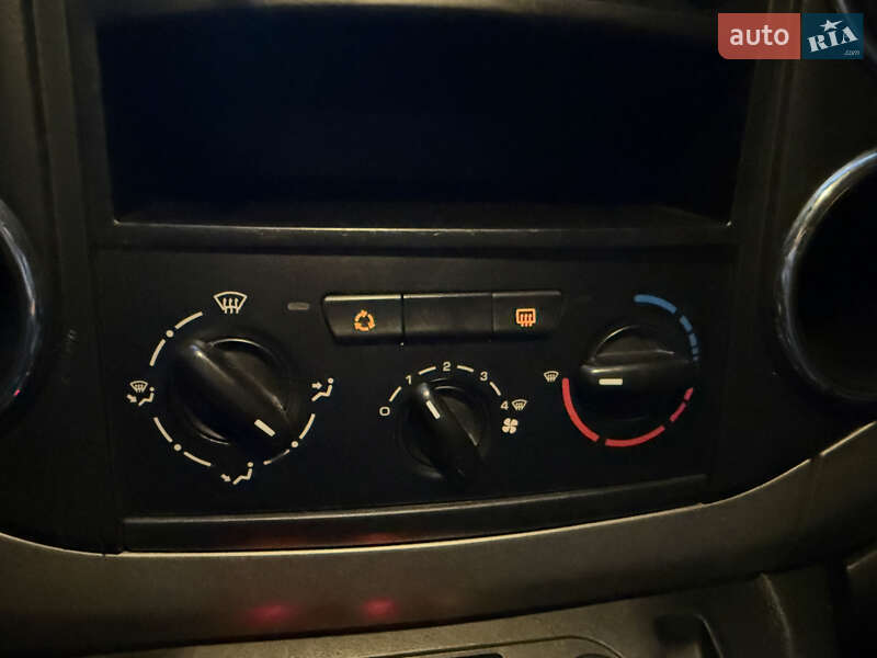 Минивэн Peugeot Partner 2012 в Ивано-Франковске