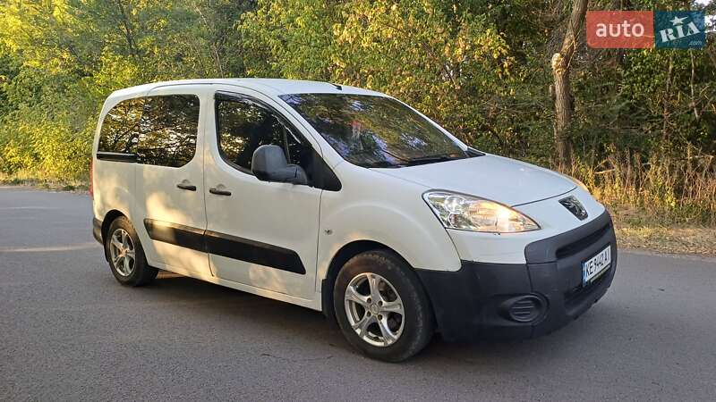 Мінівен Peugeot Partner 2009 в Дніпрі