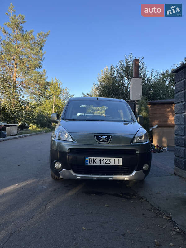 Минивэн Peugeot Partner 2011 в Ровно