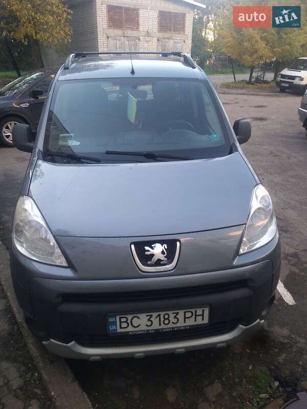 Минивэн Peugeot Partner 2011 в Сокале