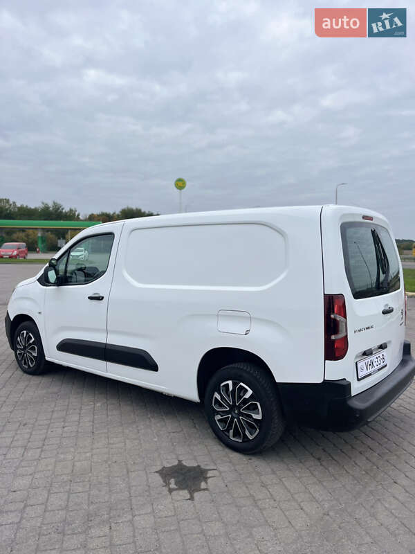 Вантажний фургон Peugeot Partner 2020 в Радивиліві