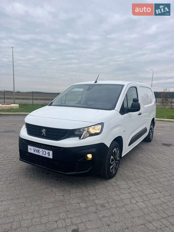 Вантажний фургон Peugeot Partner 2020 в Радивиліві