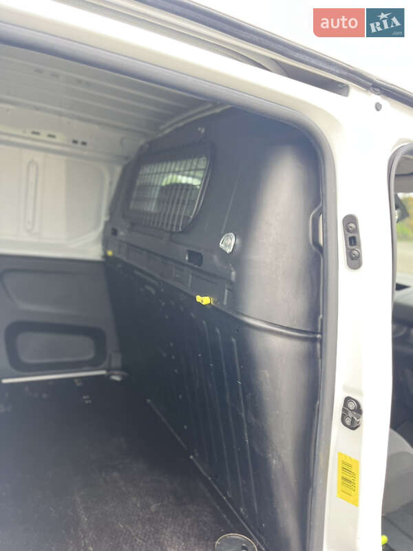 Вантажний фургон Peugeot Partner 2020 в Радивиліві