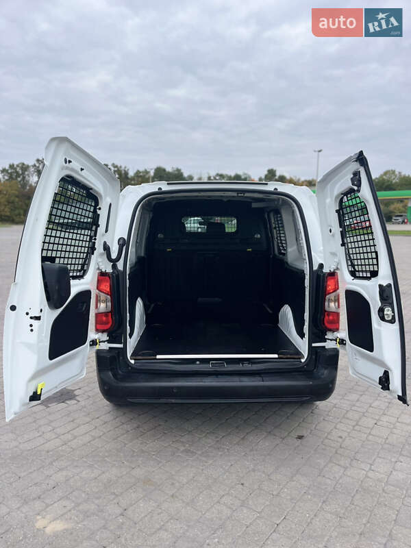 Вантажний фургон Peugeot Partner 2020 в Радивиліві