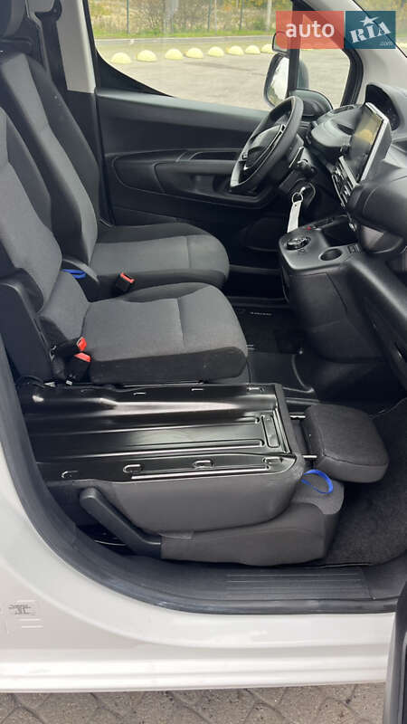 Вантажний фургон Peugeot Partner 2020 в Радивиліві