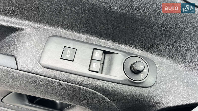 Вантажний фургон Peugeot Partner 2020 в Радивиліві