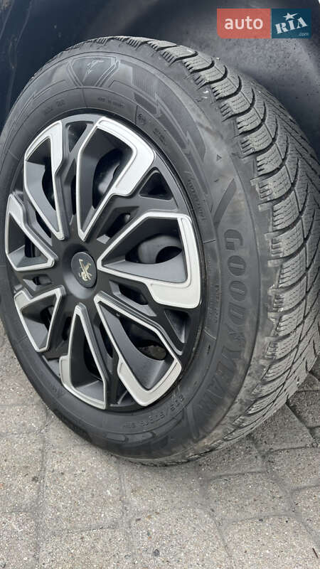 Вантажний фургон Peugeot Partner 2020 в Радивиліві