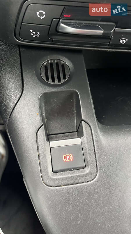 Вантажний фургон Peugeot Partner 2020 в Радивиліві