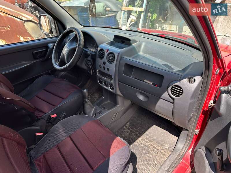 Минивэн Peugeot Partner 2011 в Обухове