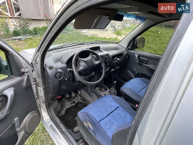 Грузовой фургон Peugeot Partner 2003 в Тернополе фото 10 Грузовой фургон Peugeot Partner 2003 в Тернополе
