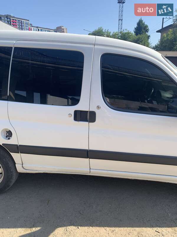 Минивэн Peugeot Partner 2008 в Ивано-Франковске фото 4 Минивэн Peugeot Partner 2008 в Ивано-Франковске