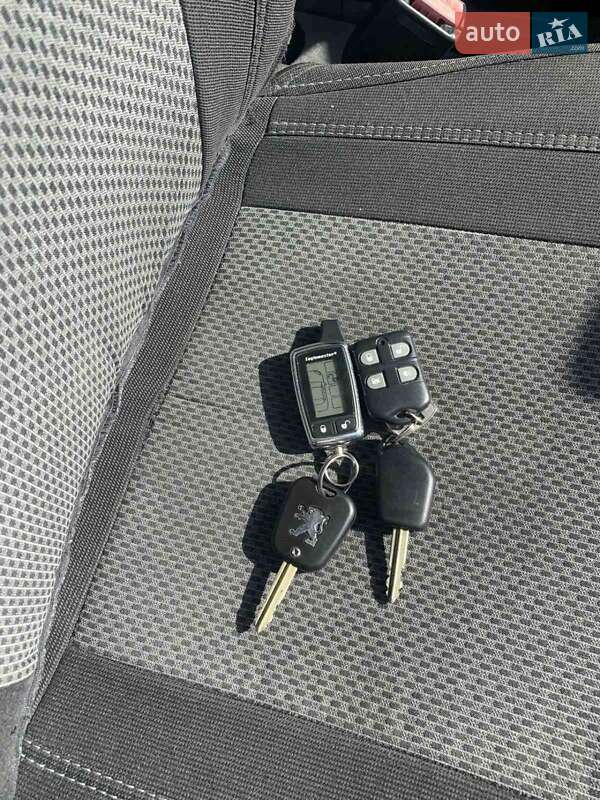 Минивэн Peugeot Partner 2008 в Ивано-Франковске фото 29 Минивэн Peugeot Partner 2008 в Ивано-Франковске