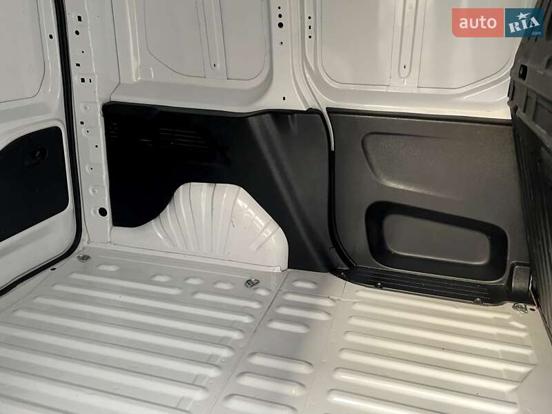 Грузовой фургон Peugeot Partner 2023 в Киеве фото 58 Грузовой фургон Peugeot Partner 2023 в Киеве