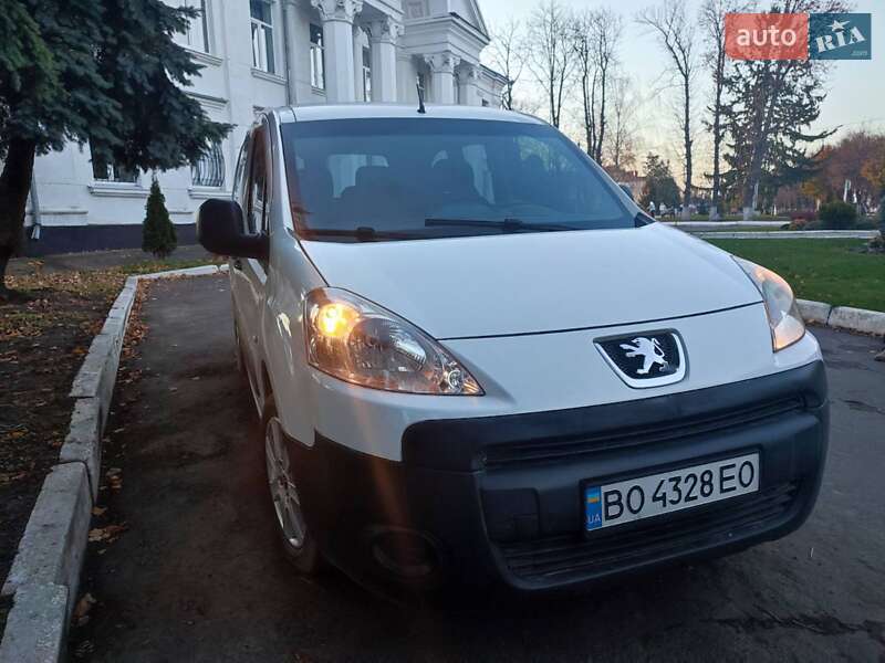 Мінівен Peugeot Partner 2010 в Теофіполі