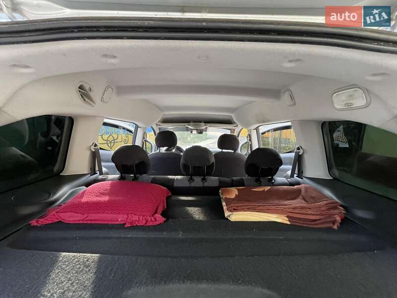 Минивэн Peugeot Partner 2009 в Ровно фото 14 Минивэн Peugeot Partner 2009 в Ровно