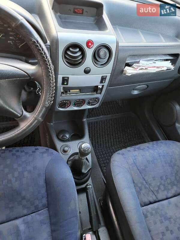 Вантажопасажирський фургон Peugeot Partner 2008 в Вінниці