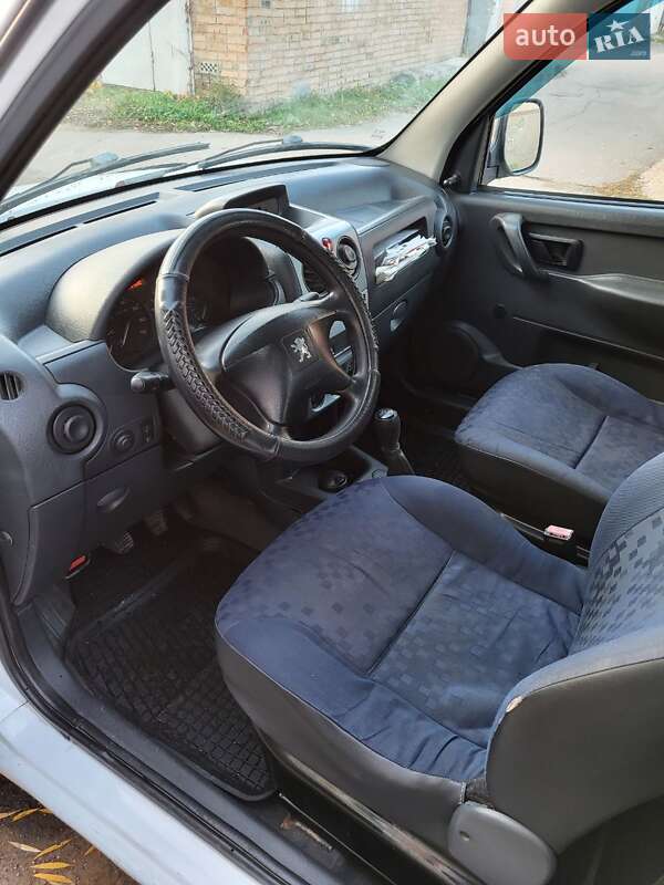 Вантажопасажирський фургон Peugeot Partner 2008 в Вінниці