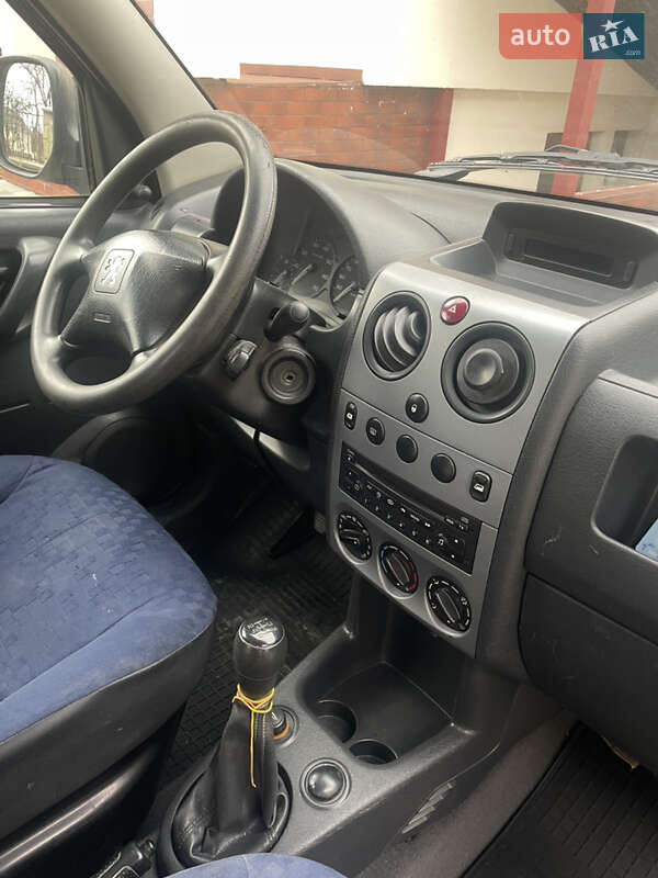 Грузопассажирский фургон Peugeot Partner 2008 в Ланчине