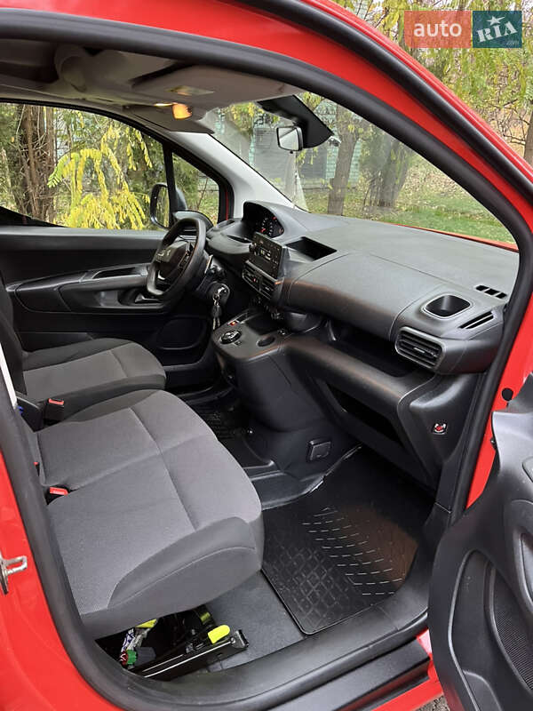 Грузовой фургон Peugeot Partner 2019 в Луцке фото 17 Грузовой фургон Peugeot Partner 2019 в Луцке