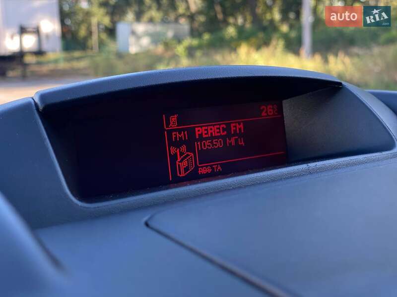 Минивэн Peugeot Partner 2016 в Киеве фото 23 Минивэн Peugeot Partner 2016 в Киеве