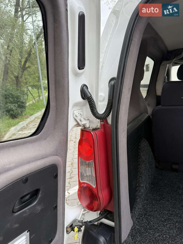 Мінівен Peugeot Partner 2009 в Хмельницькому фото 16 Мінівен Peugeot Partner 2009 в Хмельницькому