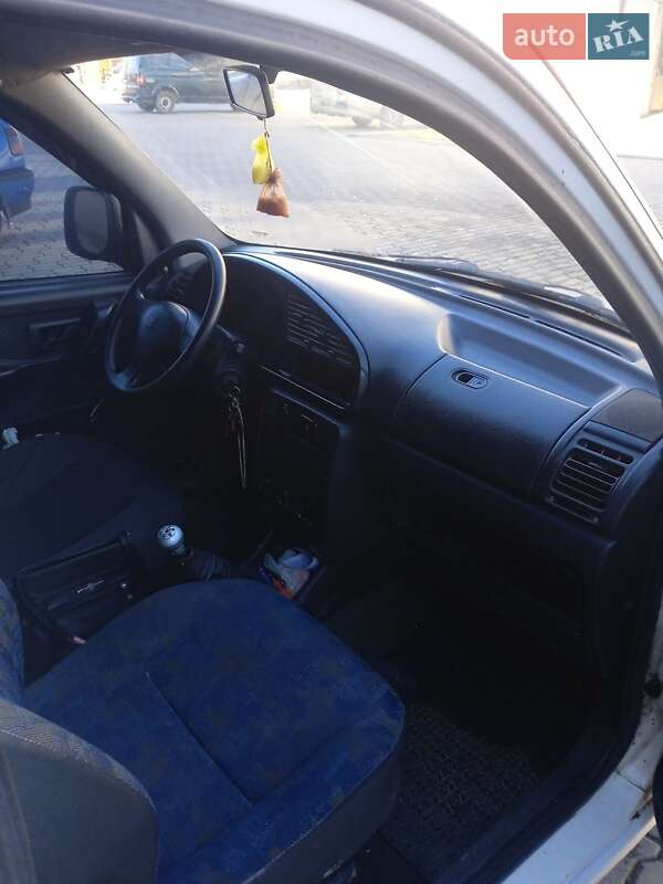 Минивэн Peugeot Partner 1998 в Бориславе