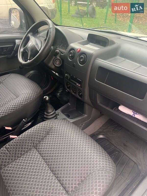 Грузовой фургон Peugeot Partner 2003 в Чернигове