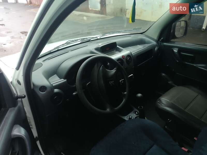 Грузовой фургон Peugeot Partner 2006 в Виннице