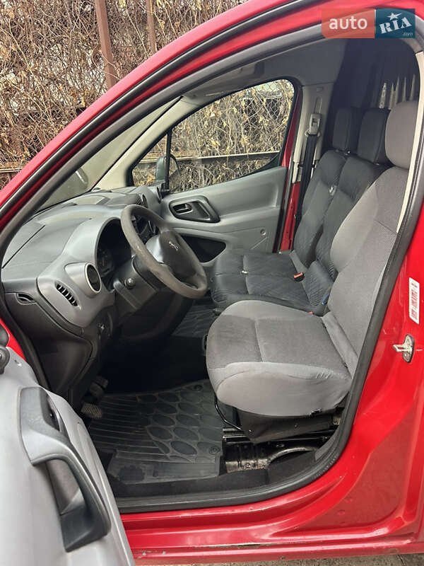 Грузовой фургон Peugeot Partner 2010 в Днепре