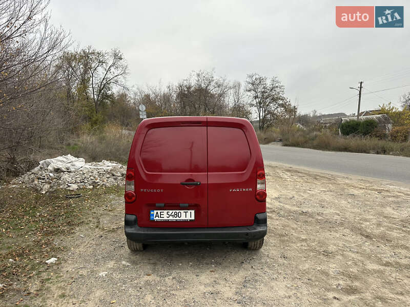 Грузовой фургон Peugeot Partner 2010 в Днепре