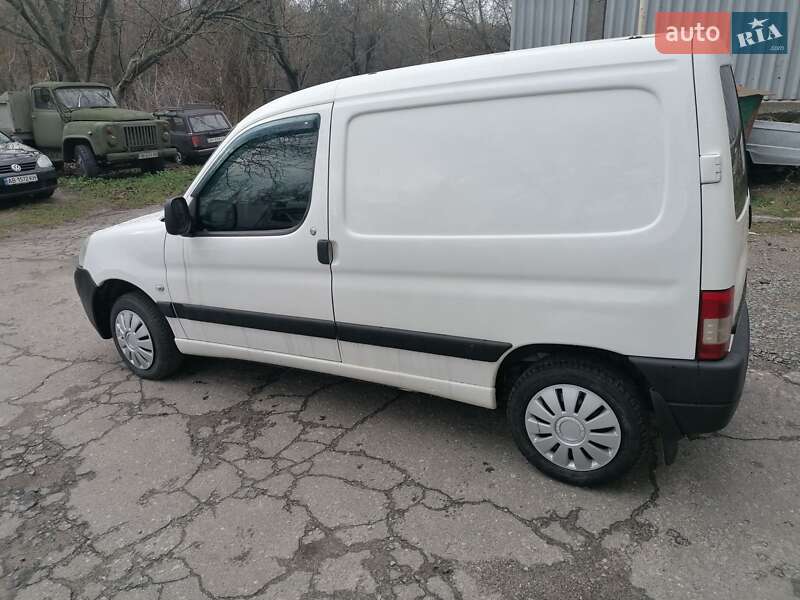 Грузовой фургон Peugeot Partner 2006 в Виннице