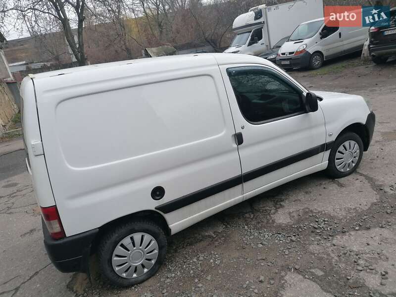 Грузовой фургон Peugeot Partner 2006 в Виннице