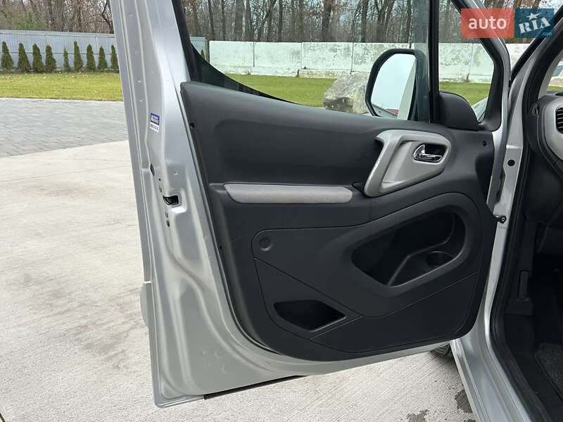 Мінівен Peugeot Partner 2011 в Луцьку