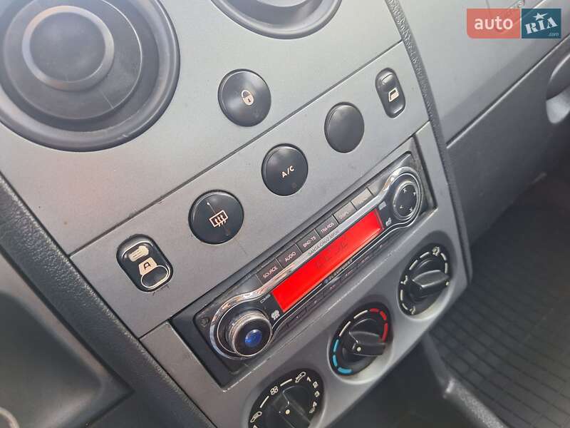 Мінівен Peugeot Partner 2007 в Чернівцях фото 32 Мінівен Peugeot Partner 2007 в Чернівцях