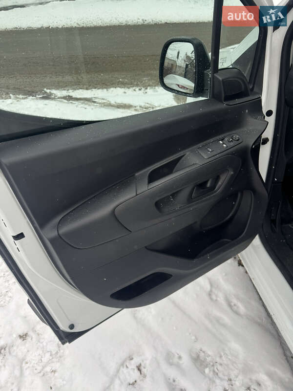 Вантажний фургон Peugeot Partner 2020 в Києві