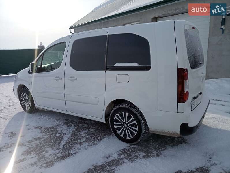 Вантажний фургон Peugeot Partner 2017 в Тернополі