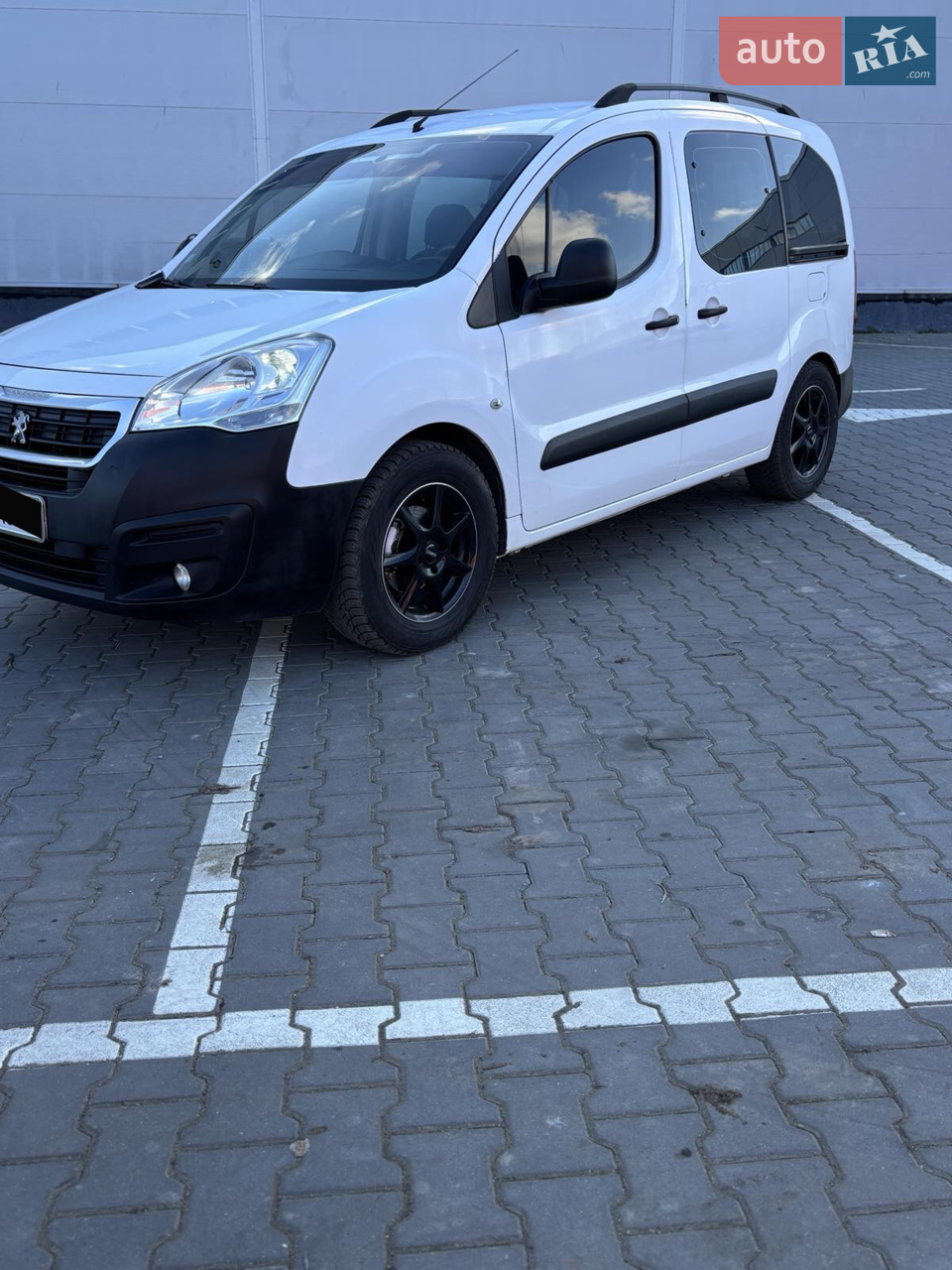 2017 Peugeot Partner - мініатюра 9