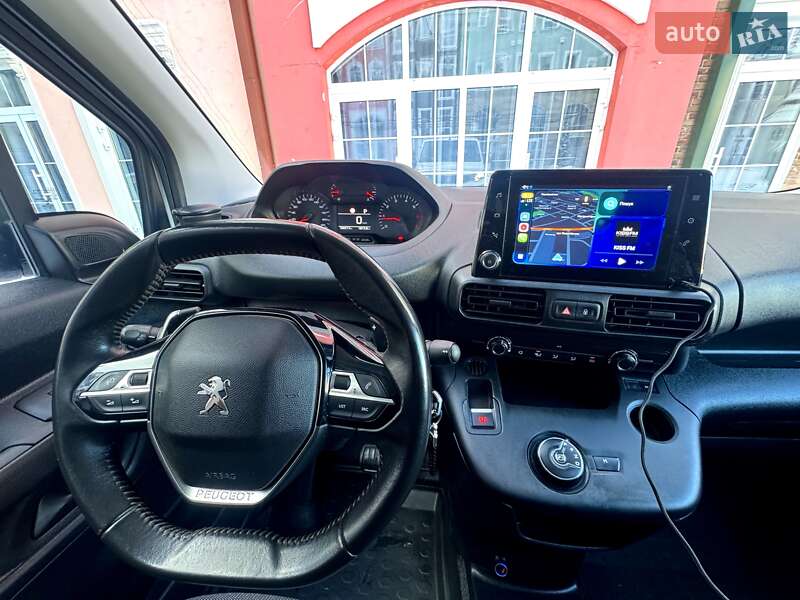 Вантажний фургон Peugeot Partner 2019 в Рівному