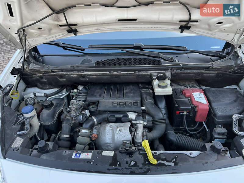 Минивэн Peugeot Partner 2009 в Житомире