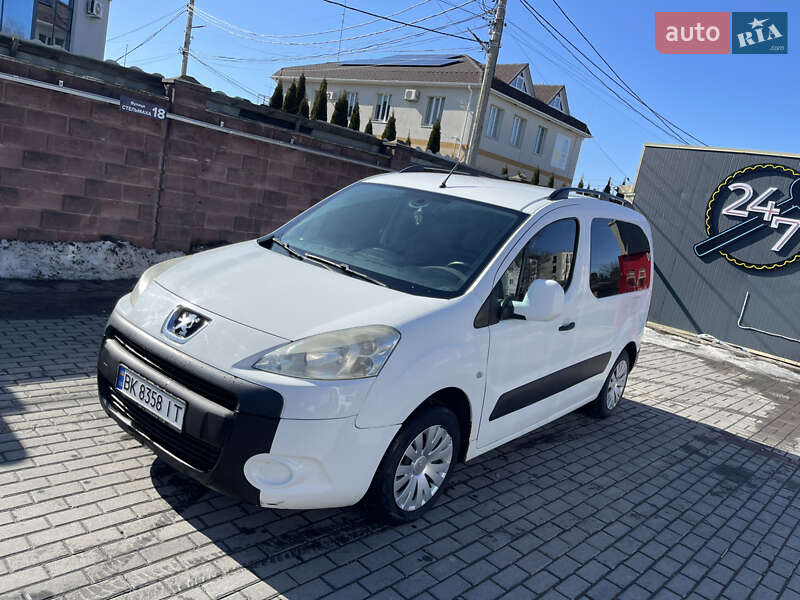 Мінівен Peugeot Partner 2010 в Рівному