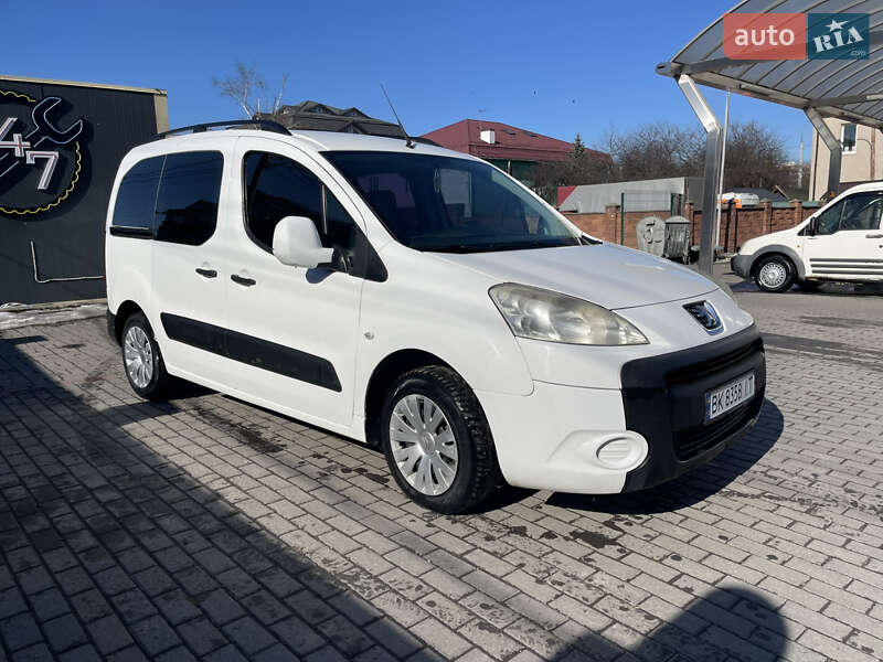Мінівен Peugeot Partner 2010 в Рівному