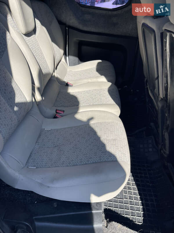 Мінівен Peugeot Partner 2010 в Рівному