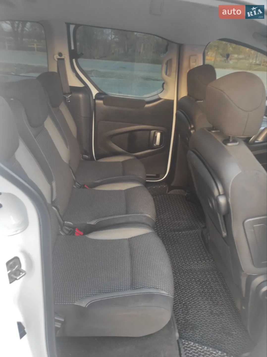 2015 Peugeot Partner - мініатюра 49