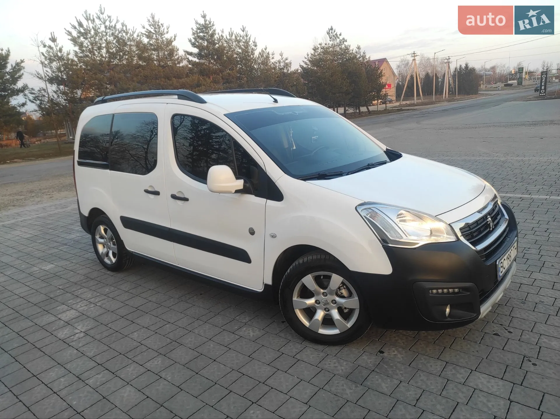 2015 Peugeot Partner - мініатюра 3